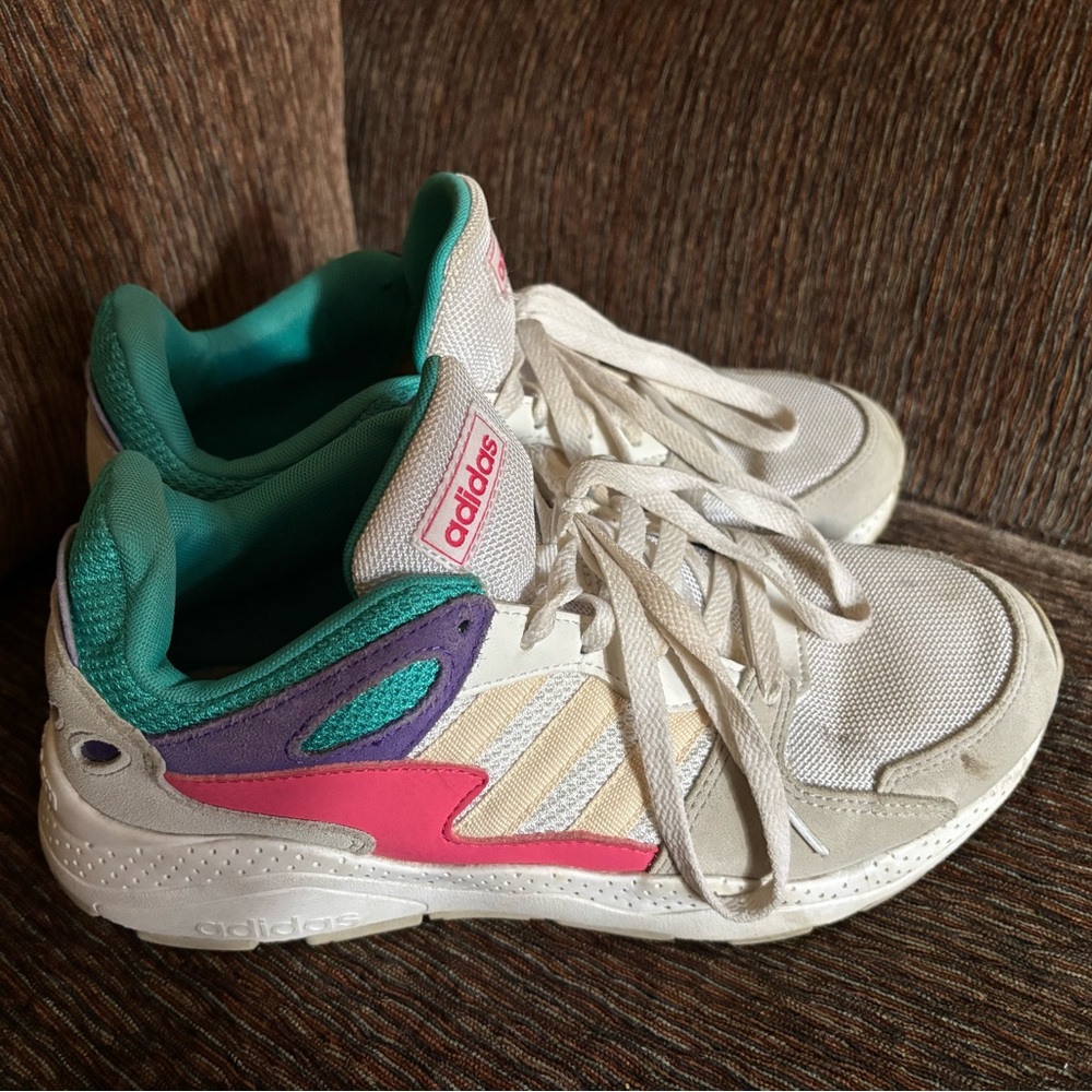 Adidas Women’s Sneakers - Cream and Teal - 90s vibes